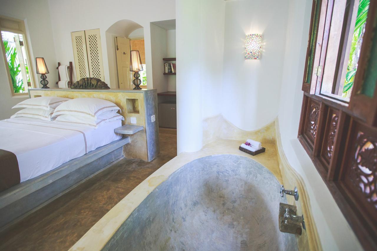 Karmel Villa Thalduwa Island - Five Bedroom Luxury Villa With Private Pool Ahangama Dış mekan fotoğraf